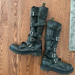 DR MARTENS PHINA BOOTS
